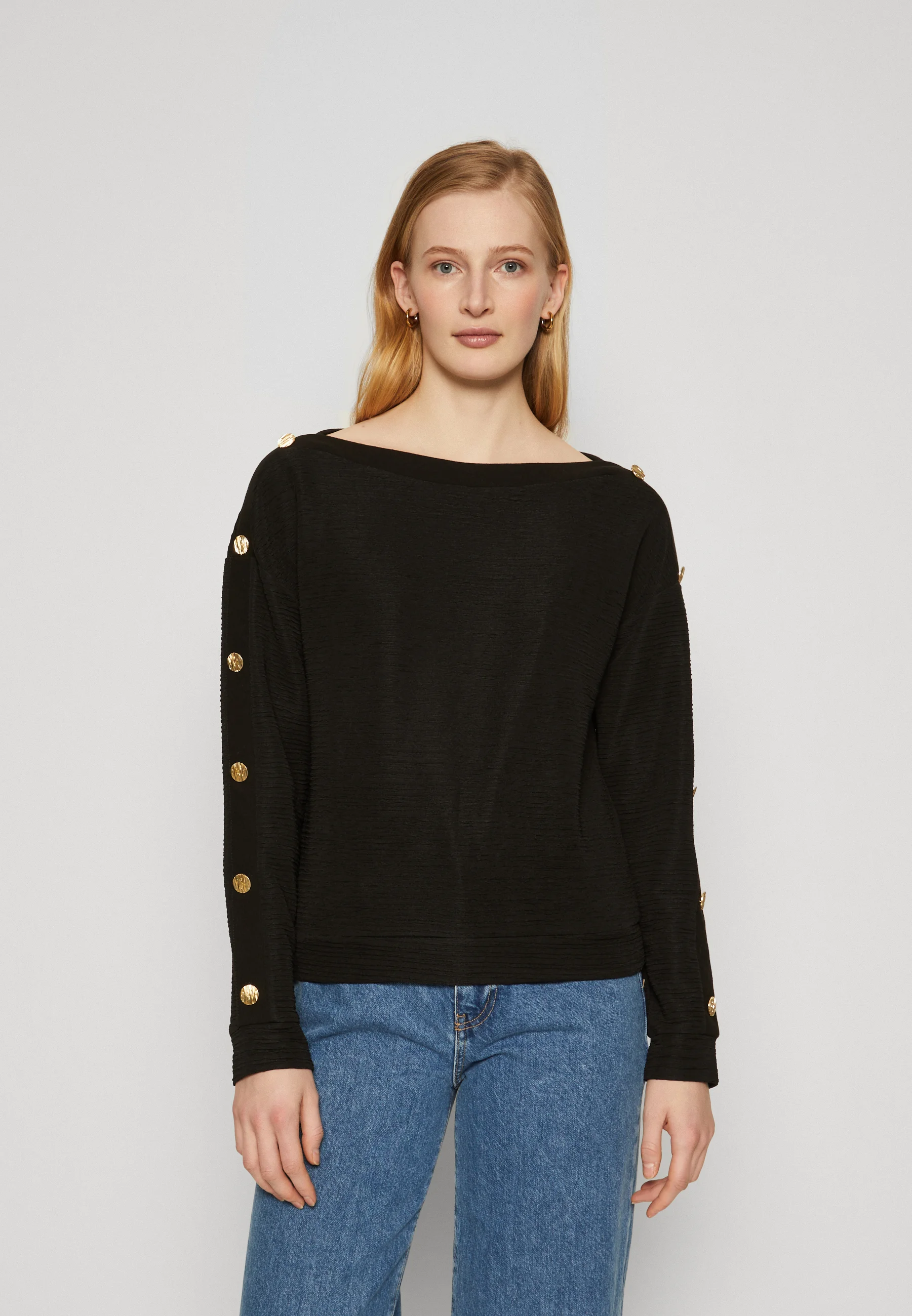 Sudadera Anna Field Tall con textura y hombros descubiertos