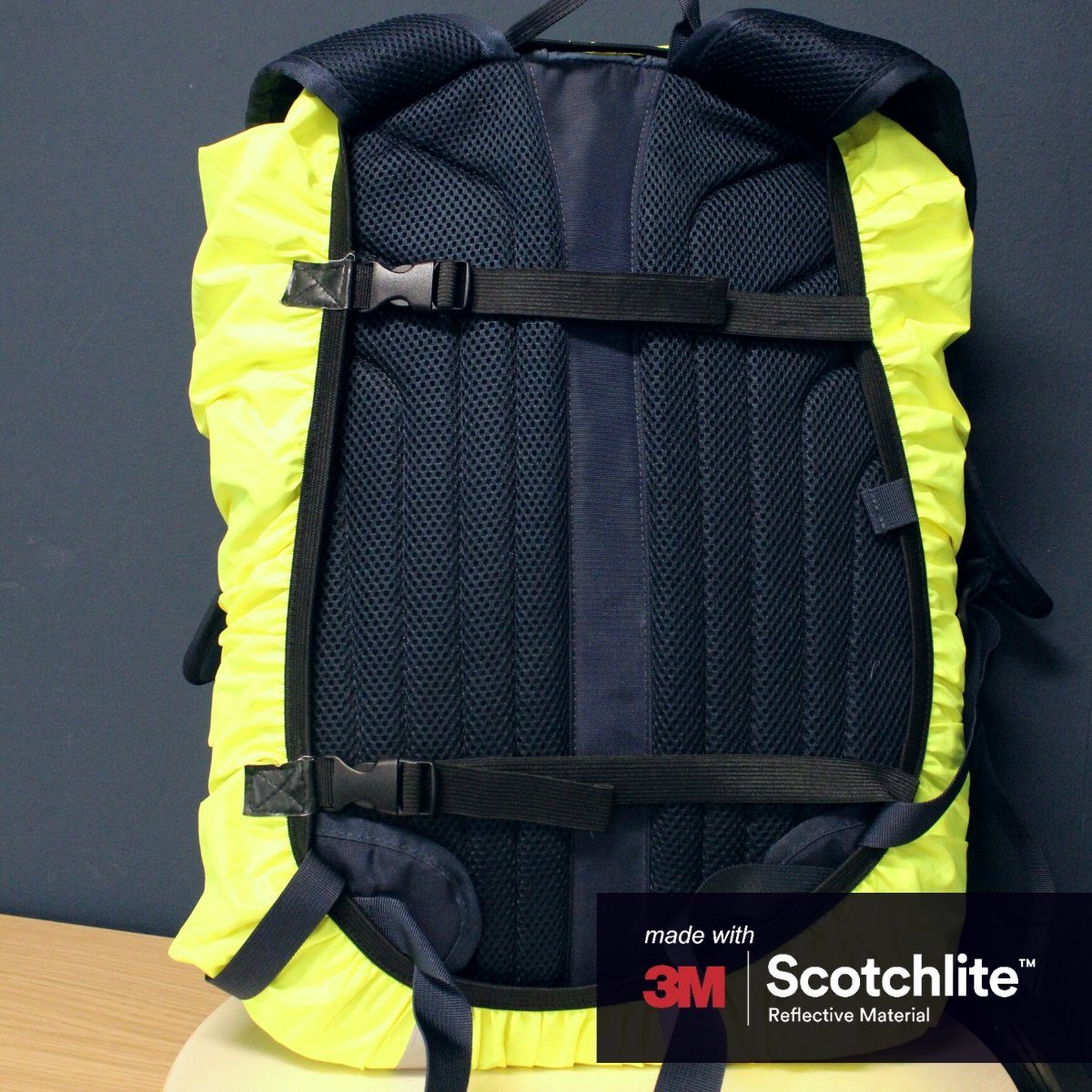 Salzmann Rucksack-Regenschutz  Reflektierender Rucksacküberzug  Hergestellt mit 3M Scotchlite