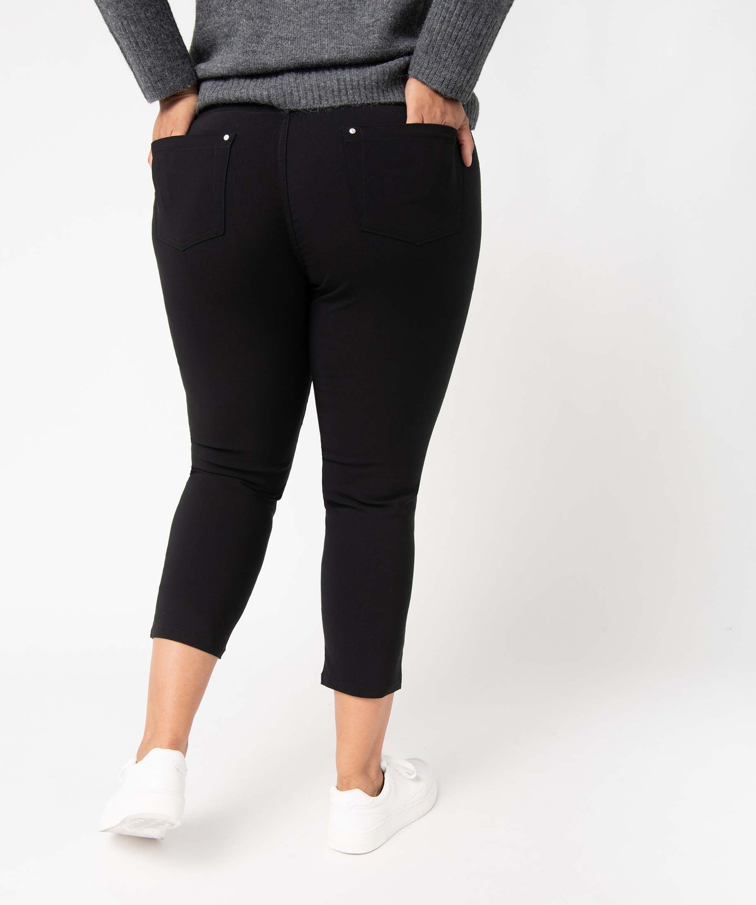 Pantacourt femme grande taille en toile extensible noir | GEMO