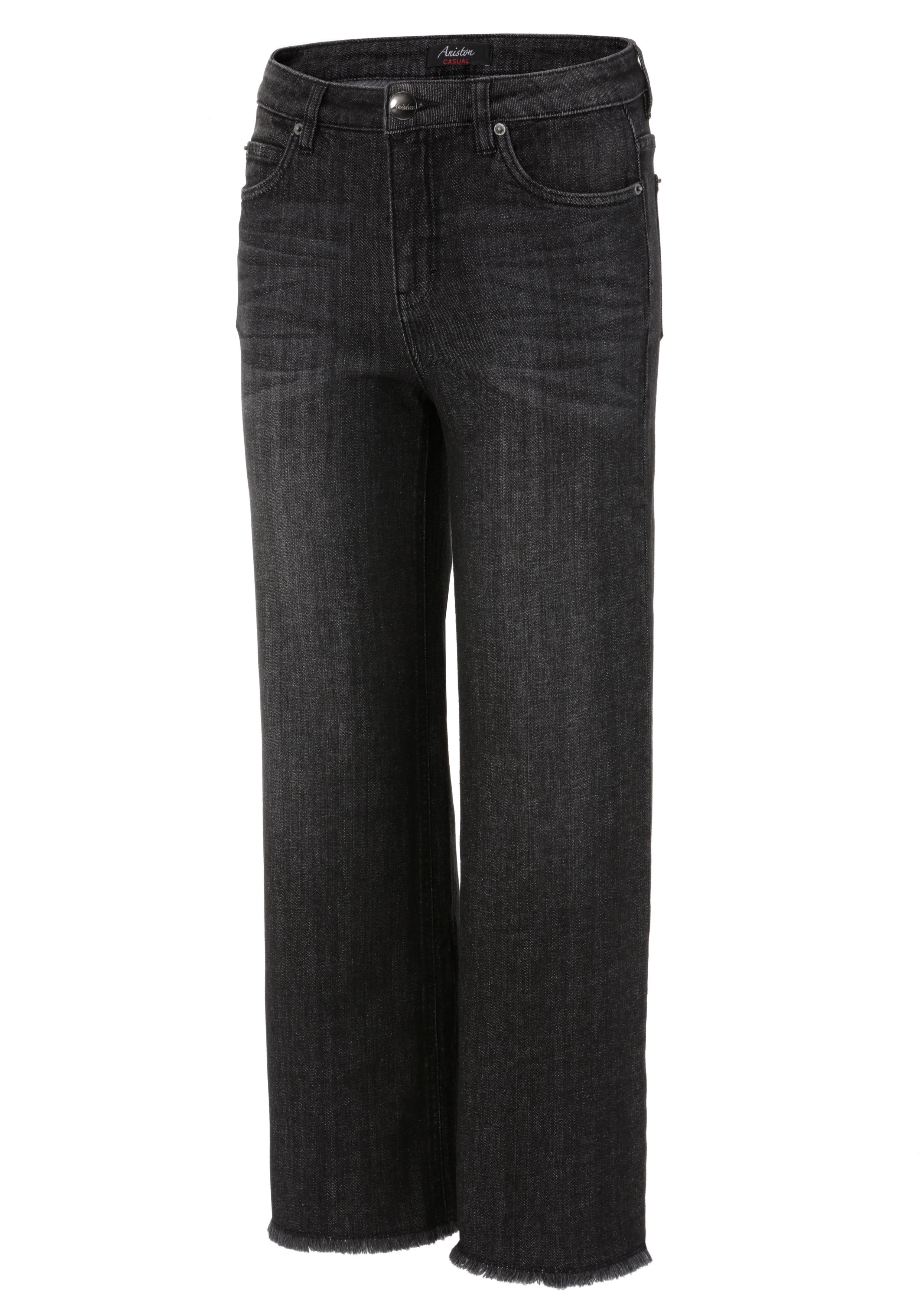 Aniston CASUAL 7/8-Jeans mit leicht ausgefranstem Beinabschluss