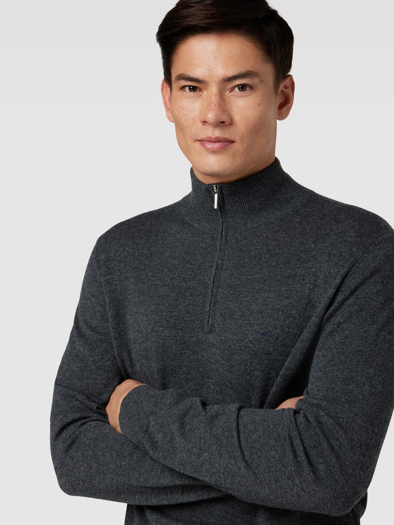 Strickpullover mit Stehkragen in dunkelgrau