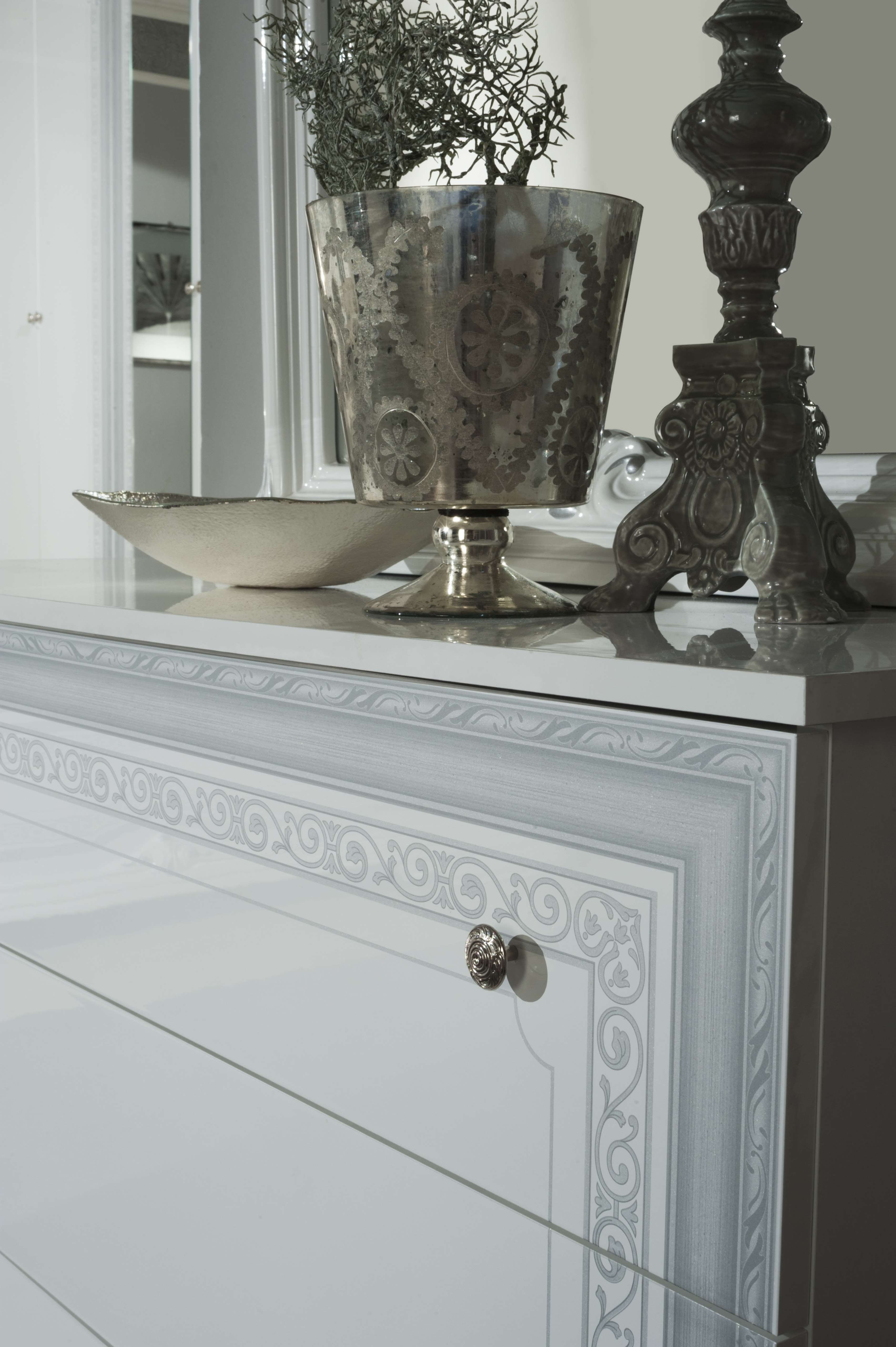 Interdesign24 Schlafzimmer-Set Livia, im klassischen Barock Stil Weiss/Silber Hochglanz 6-Teilig