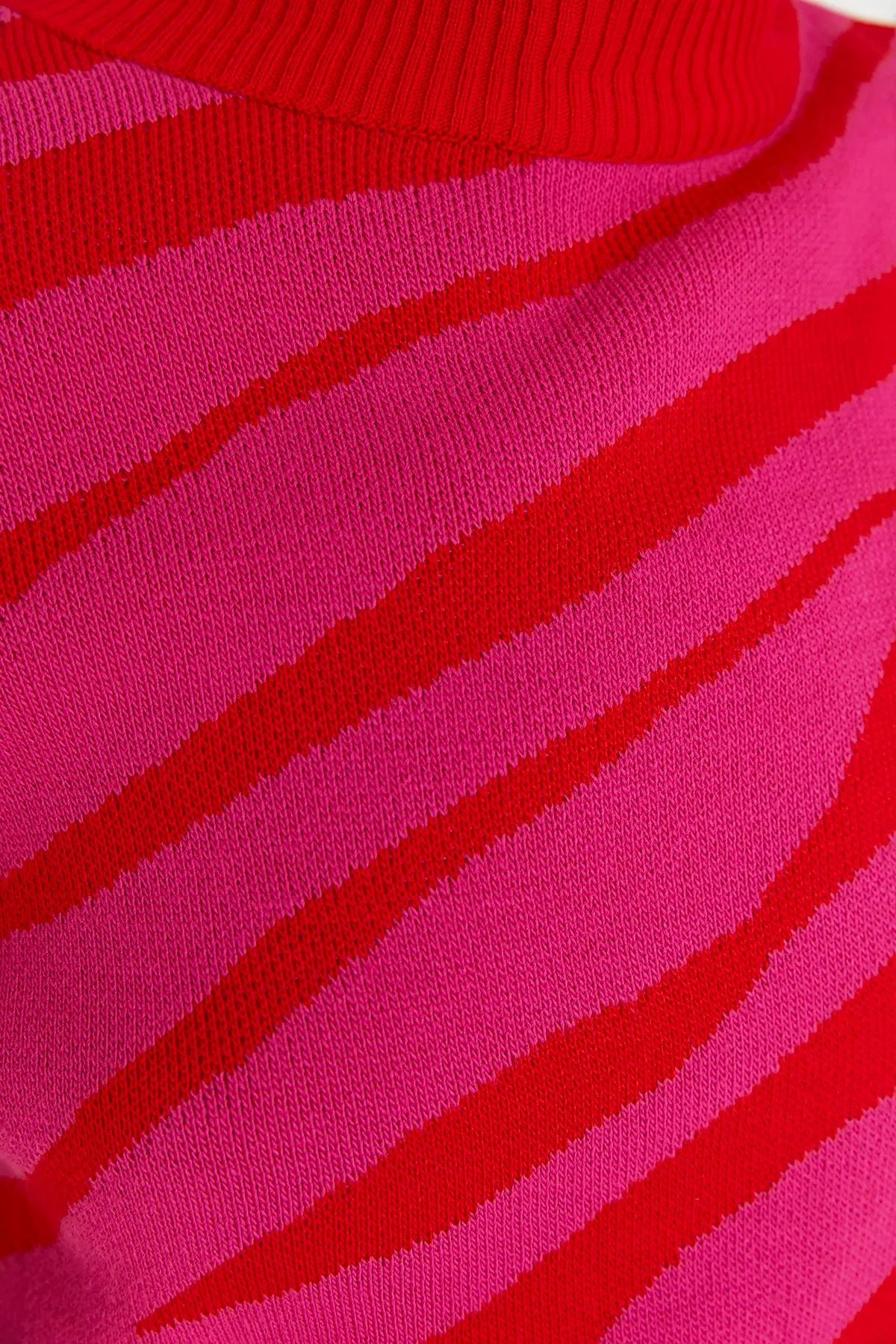 Trendyol Collection  Strickpullover mit Stehkragen und Granatapfelblüte TWOAW21KZ0010
