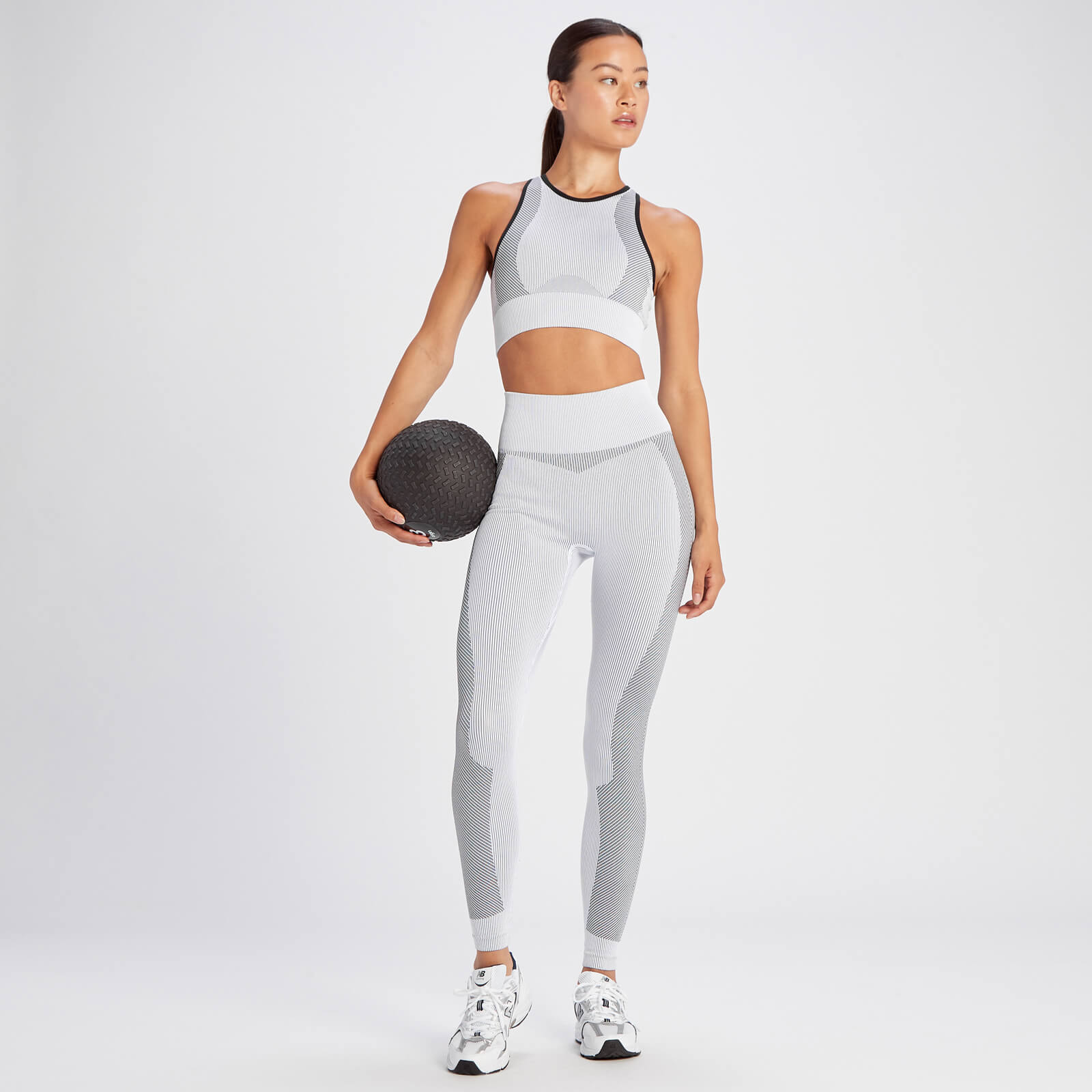 Brassière de sport côtelée sans coutures MP Contrast pour femmes – Blanc/Noir