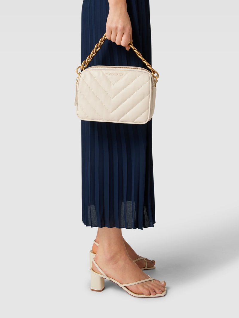 Umhängetasche mit Steppnähten in offwhite