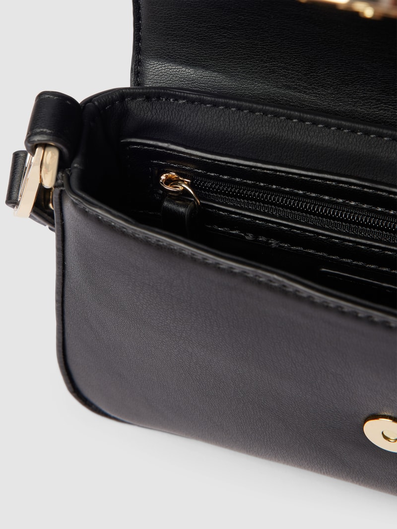 Schultertasche mit Label-Detail Modell 'JULY' in schwarz