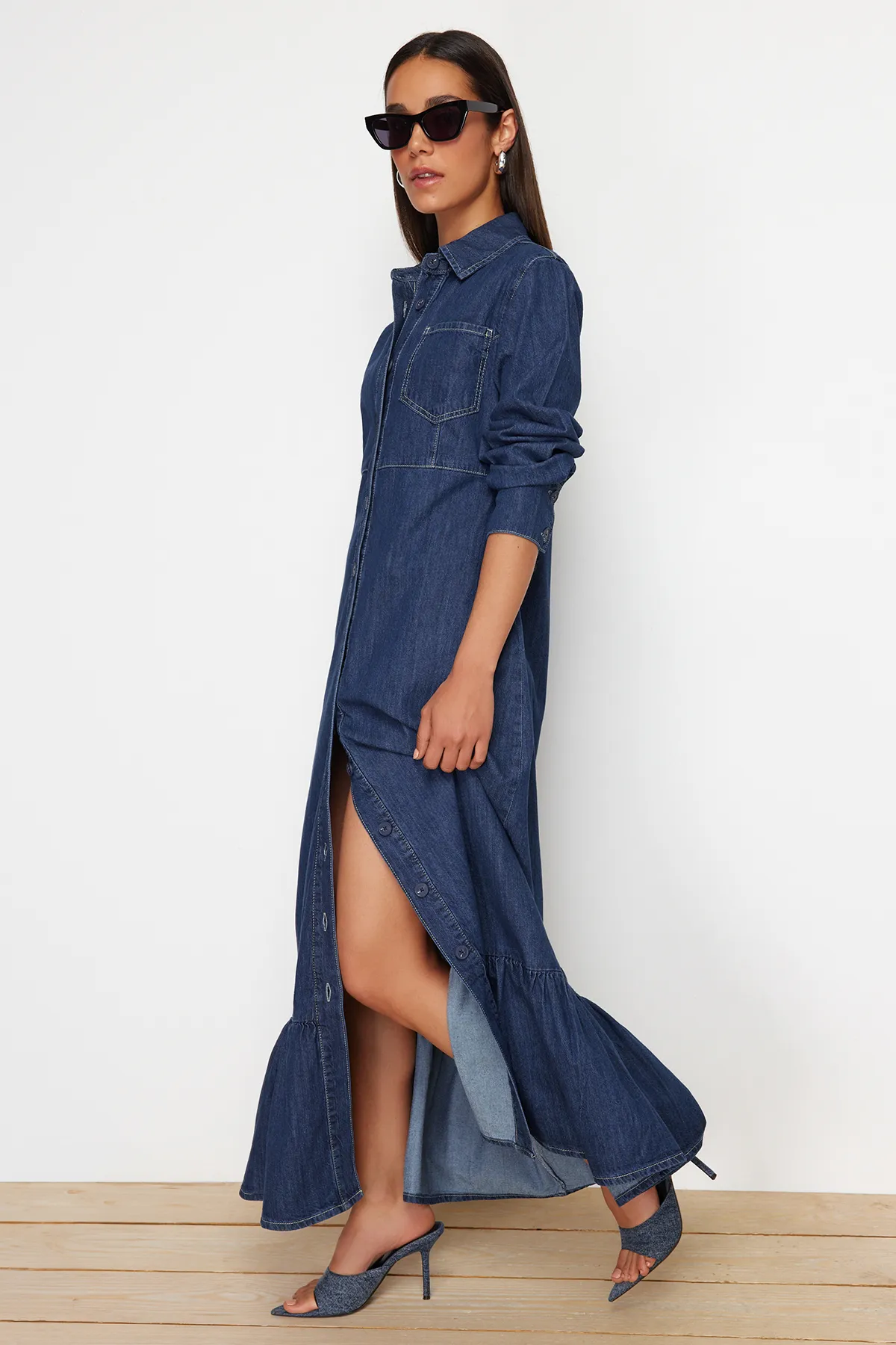 Trendyol Collection  Dunkelblaues Maxi-Jeanskleid TWOSS24EL00768