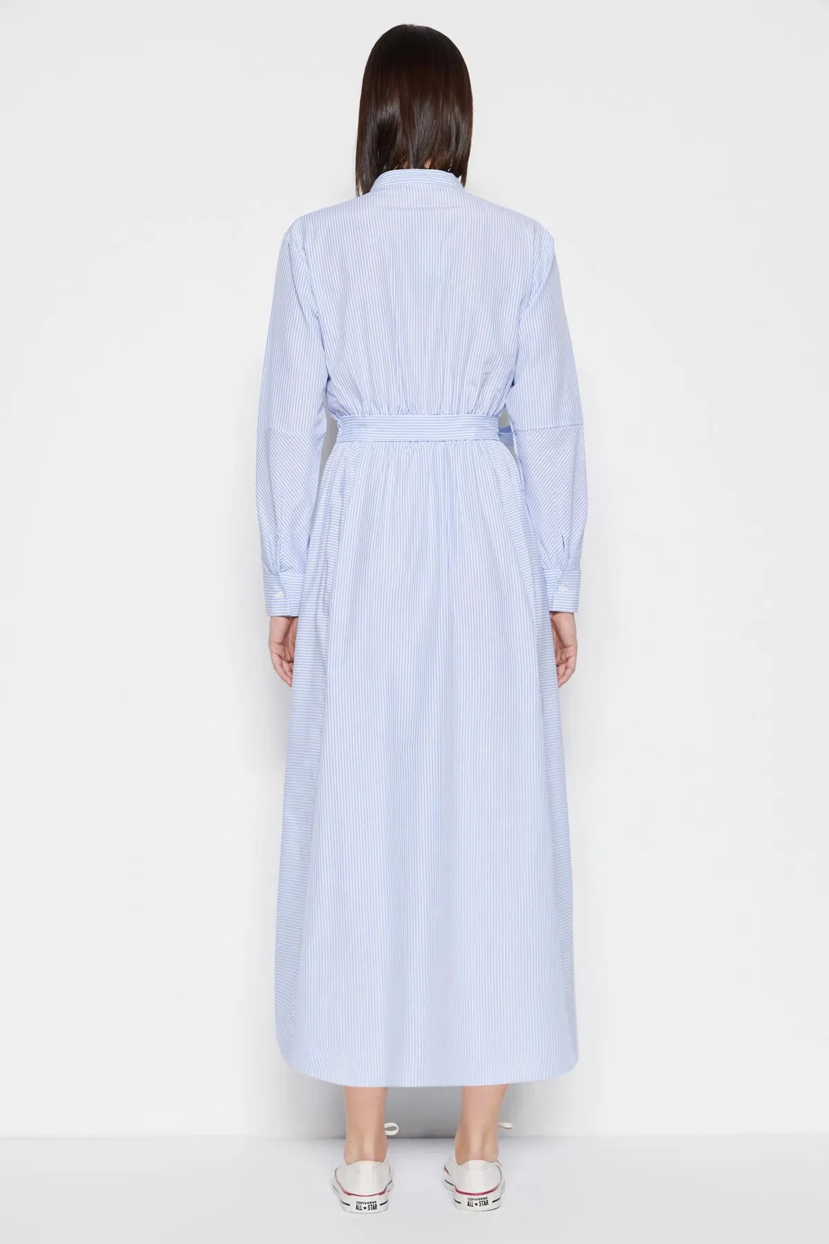 Trendyol Modest  Blaues, gestreiftes, gewebtes Kleid mit Gürtel und Taschendetail TCTSS23EB00065