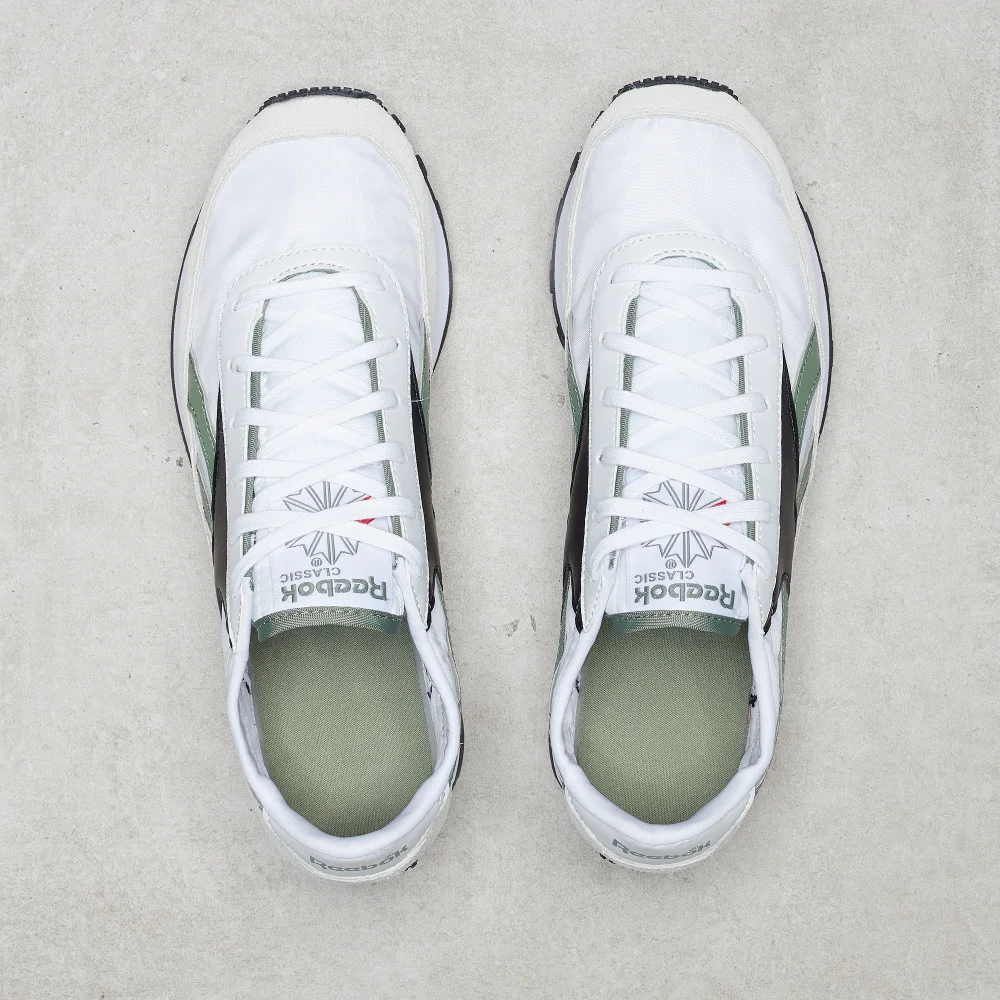 Reebok AZ Runner FY7568 / weiss
