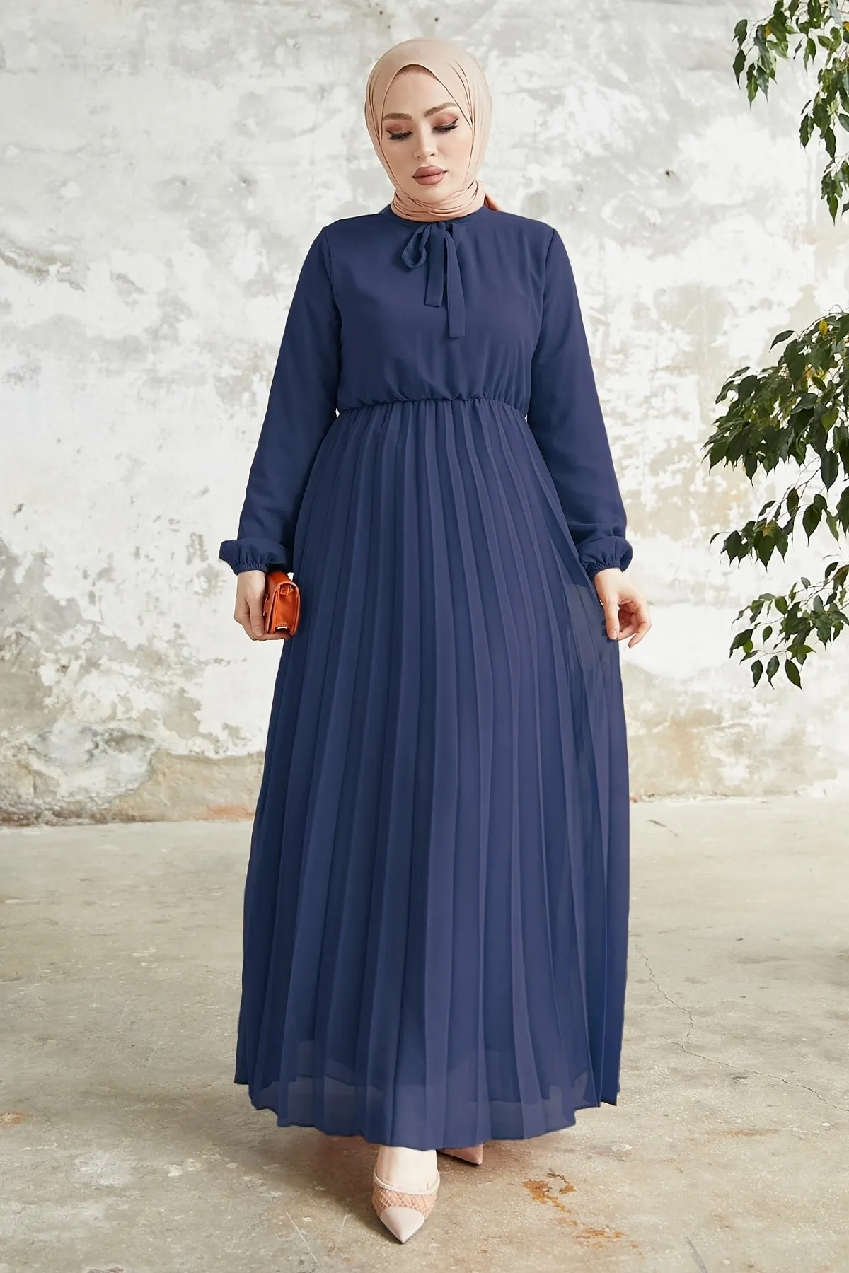 InStyle  Plissiertes Limelda-Hijab-Kleid aus Chiffon – Marineblau