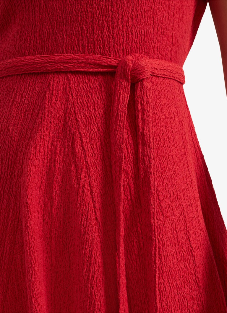 Vestido midi Ophelia texturizado de Phase Eight con cinturón para anudar.