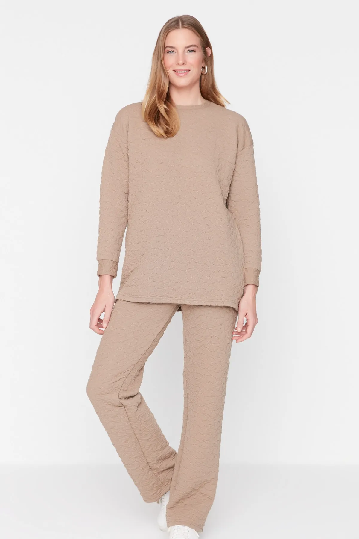 Trendyol Modest  Nerzfarbenes, gestepptes Tunika-Hosen-Strickset TCTAW23US00200