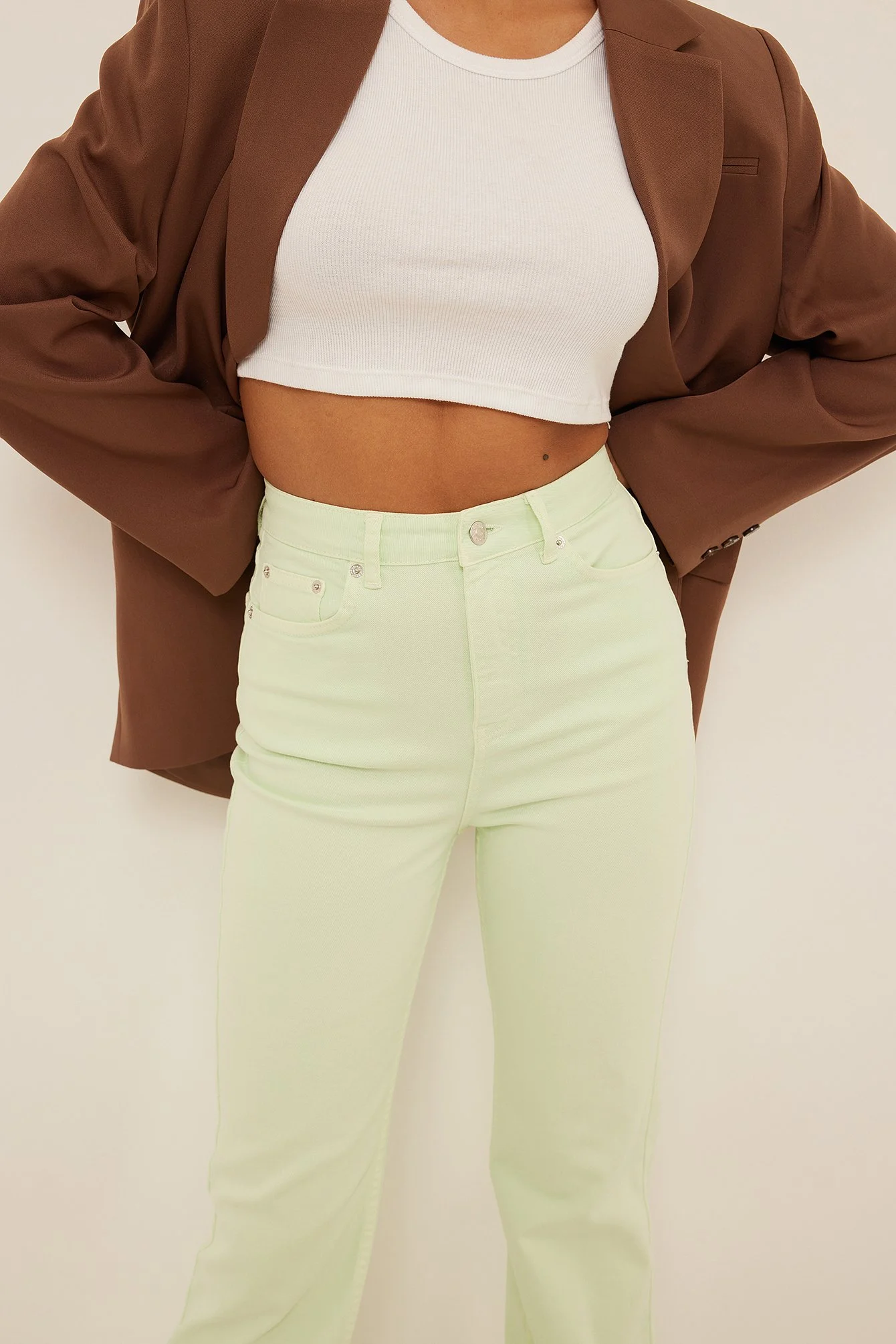 Ausgestellte Jeans mit hoher Taille