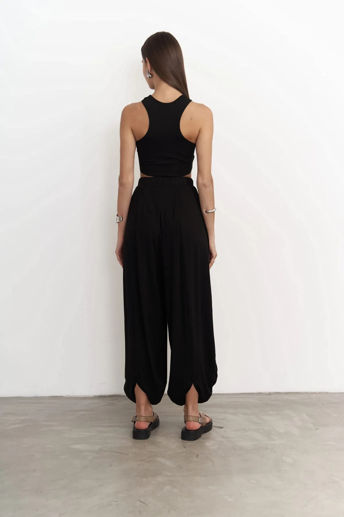 MAİ COLLECTİON  Casey – Schwarzes Crop-Hosen-Set