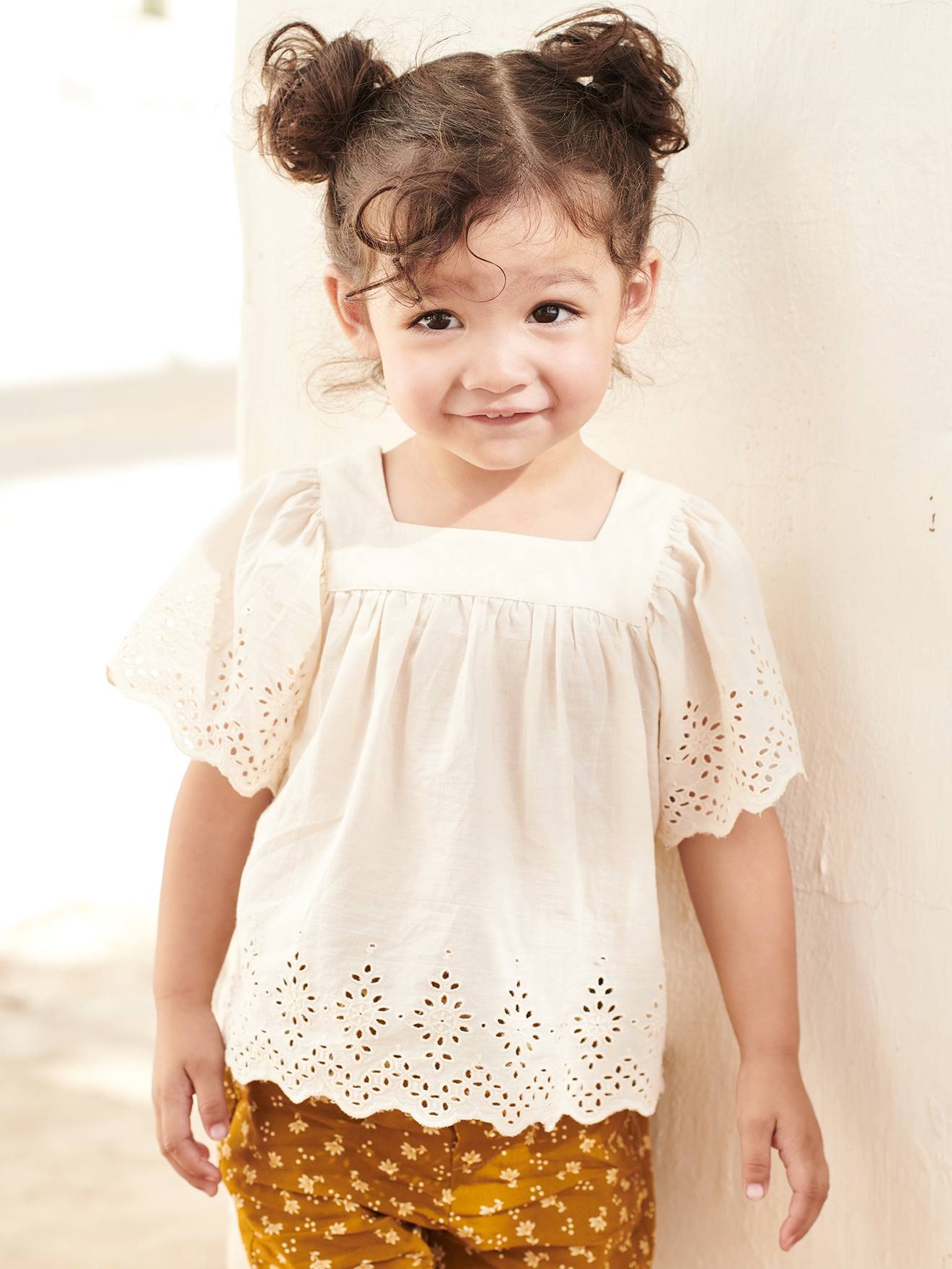 Blouse manches courtes bébé en broderie anglaise écru