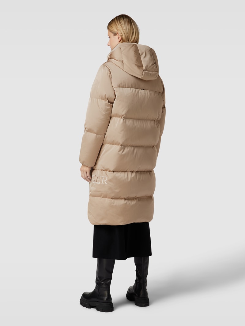 Daunenmantel mit Label-Stitching und Pattentaschen in beige