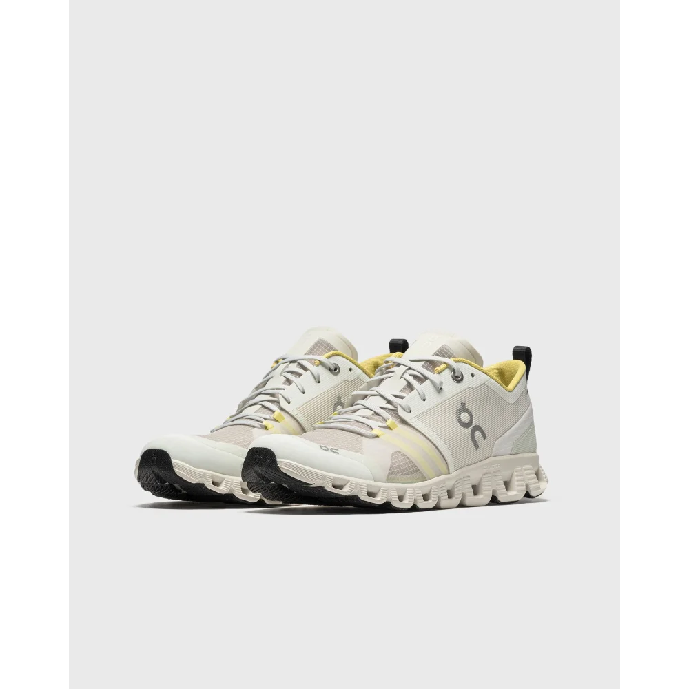 ON Cloud X Shift 38.99122 / bunt