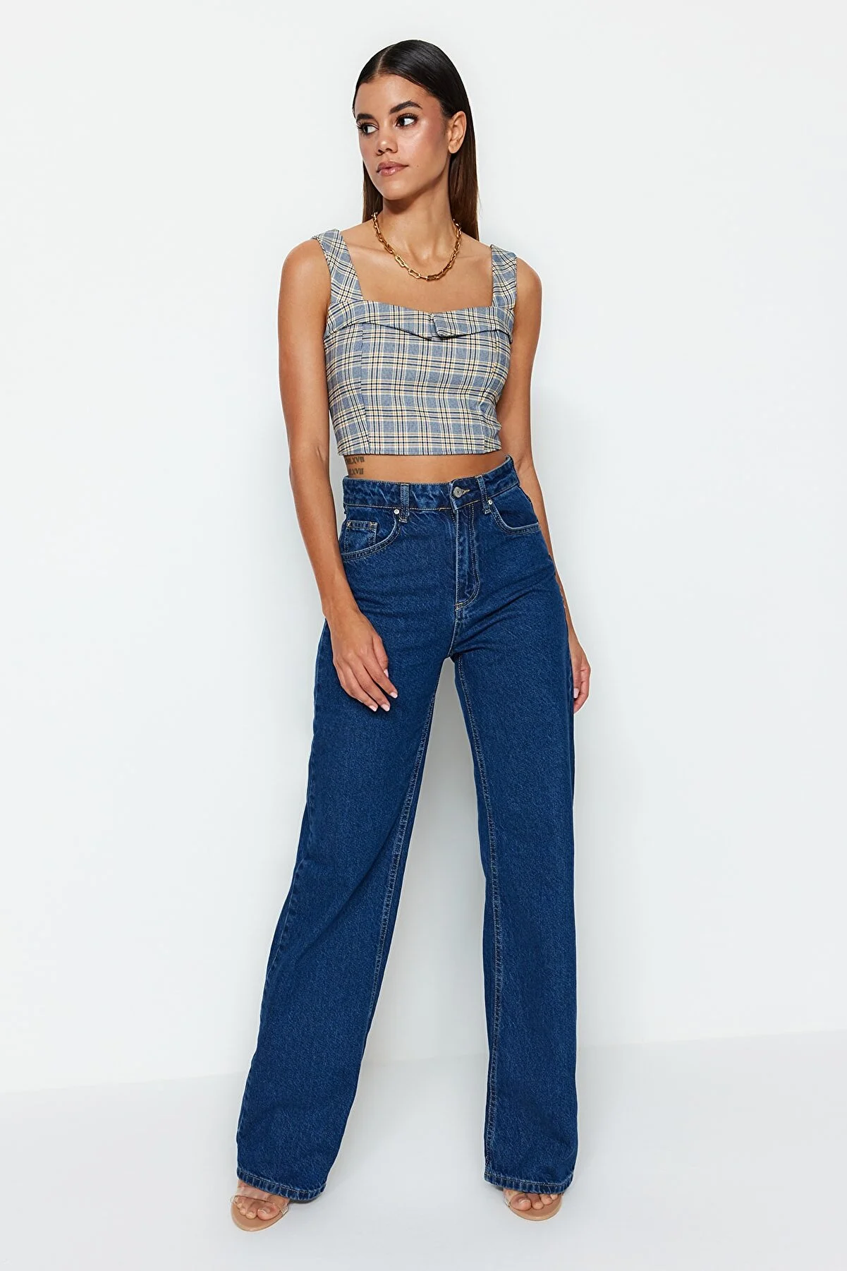 Trendyol Collection  Blaue Jeans mit hoher Taille und weitem Bein TWOSS23JE00068