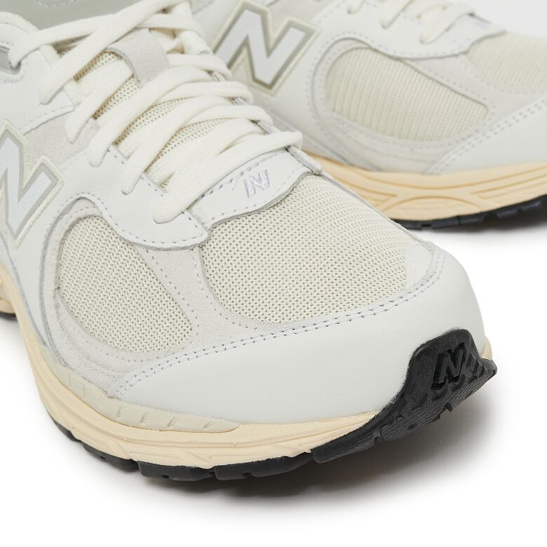 New Balance M2002RIA white
