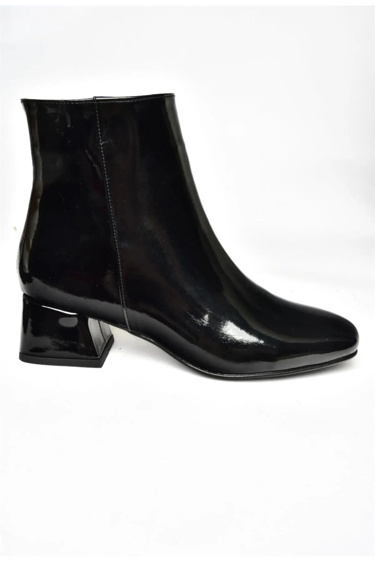 Fox Shoes  R654012408 Damenstiefel aus schwarzem Lackleder mit dickem Absatz