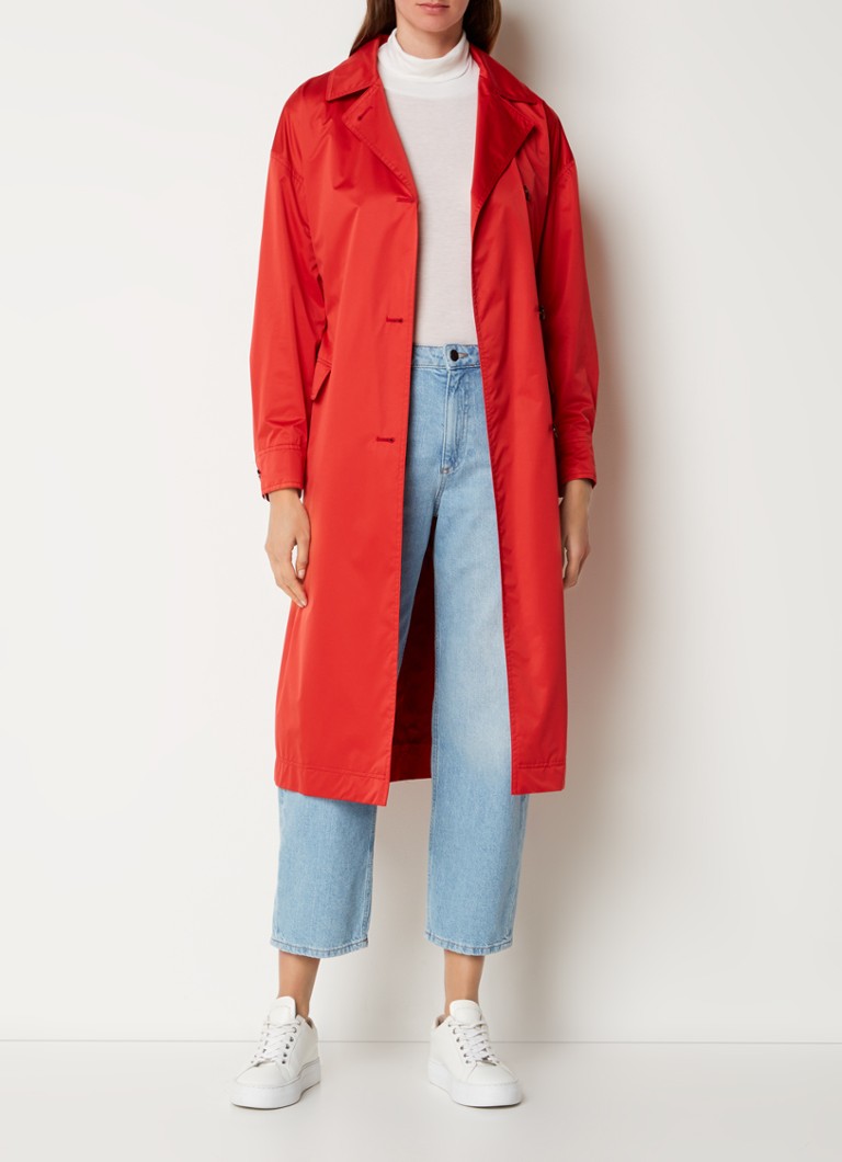 Gabardina Arezzo de MaxMara con cinturón y bolsillos con solapa.
