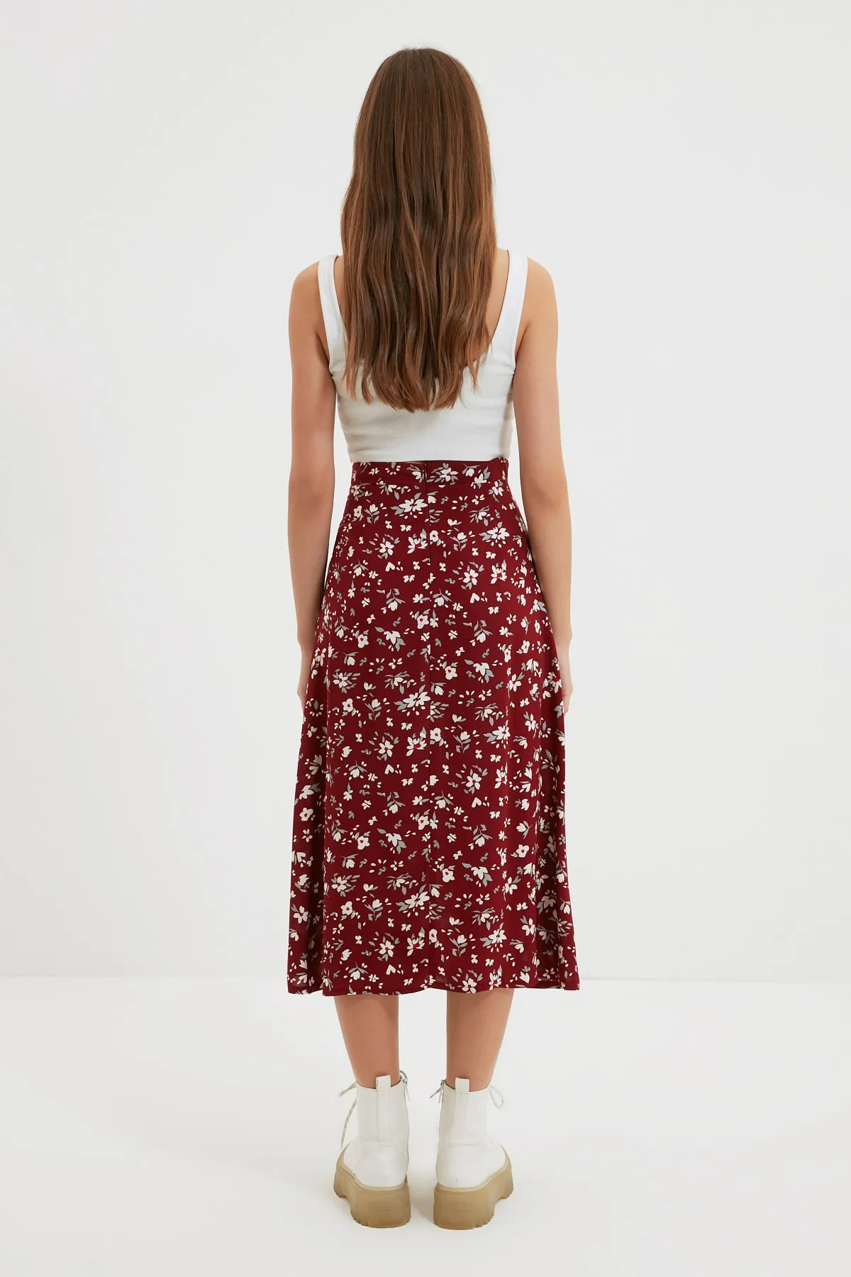 Trendyol Collection  Burgunderfarbener Midi-Webrock aus Viskosestoff mit Schlitz und detailliertem Blumenmuster TWOSS20ET0231