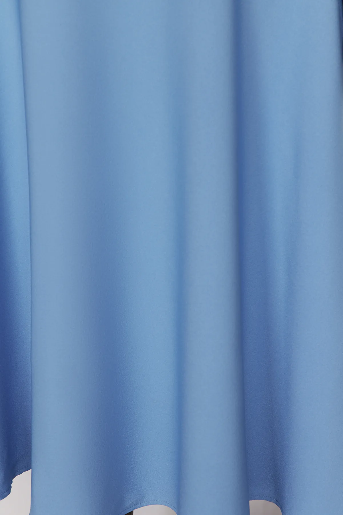 Trendyol Collection  Blaues Kleid mit Taillenöffnung/Skater-Webmuster TPRSS24EL00139