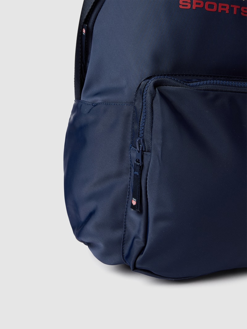Rucksack mit Label-Print in marineblau