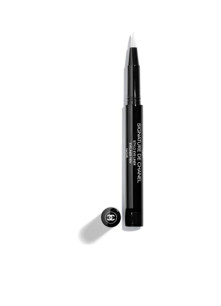 CHANEL NESTEMÄINEN EYELINER PITKÄKESTOISEEN JA INTENSIIVISEEN TULOKSEEN