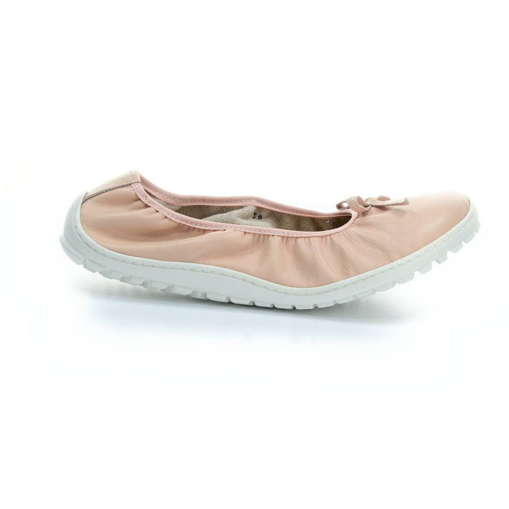 Zaqq Suqar Nude Barfußballerinas