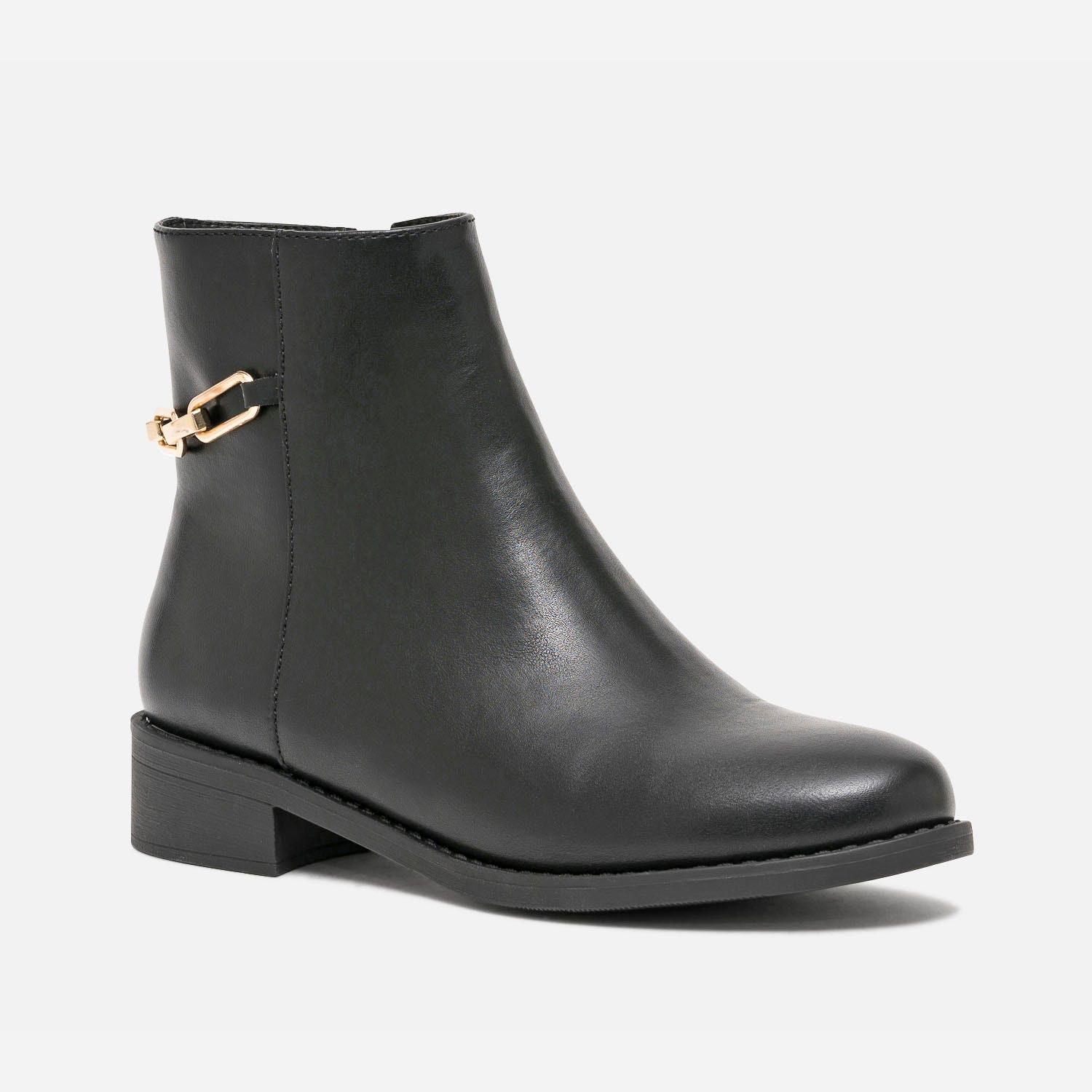 Boots noir avec chaîne dorée
