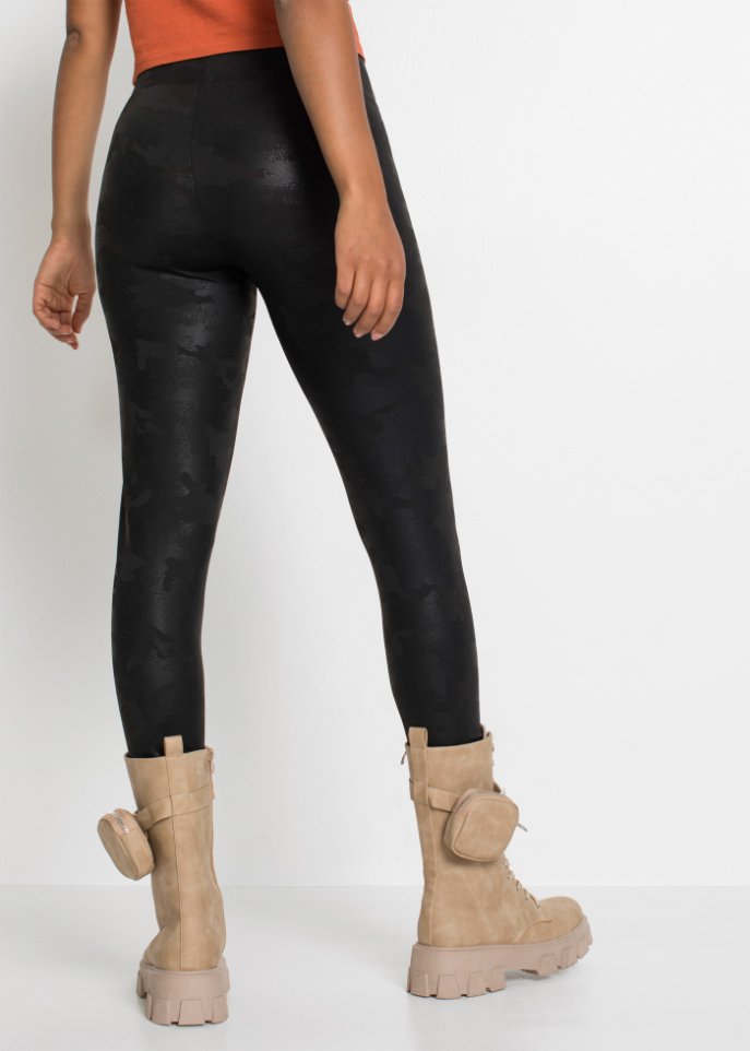 Glanzleggings mit Camouflage-Druck