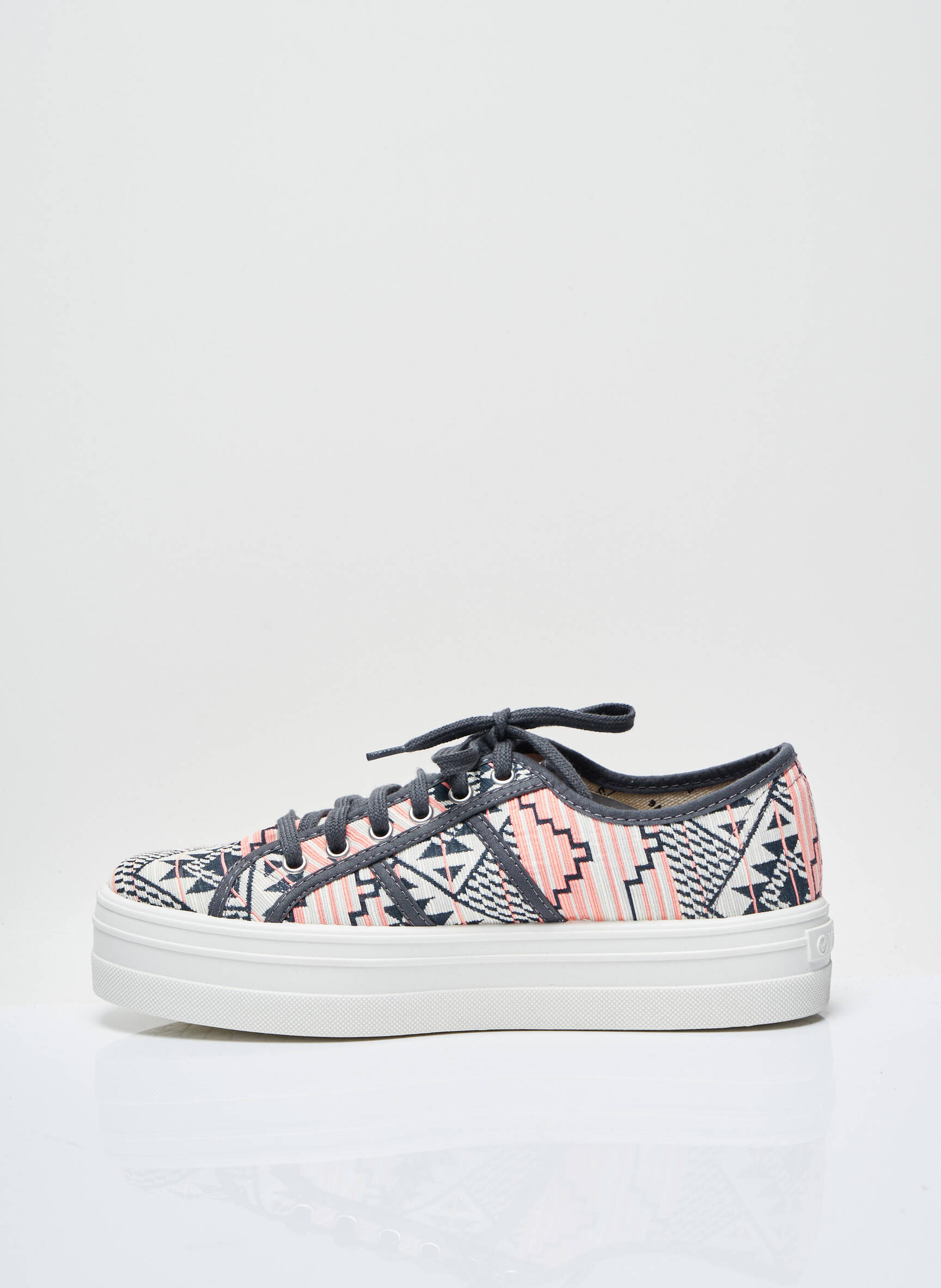Victoria Baskets Femme couleur gris