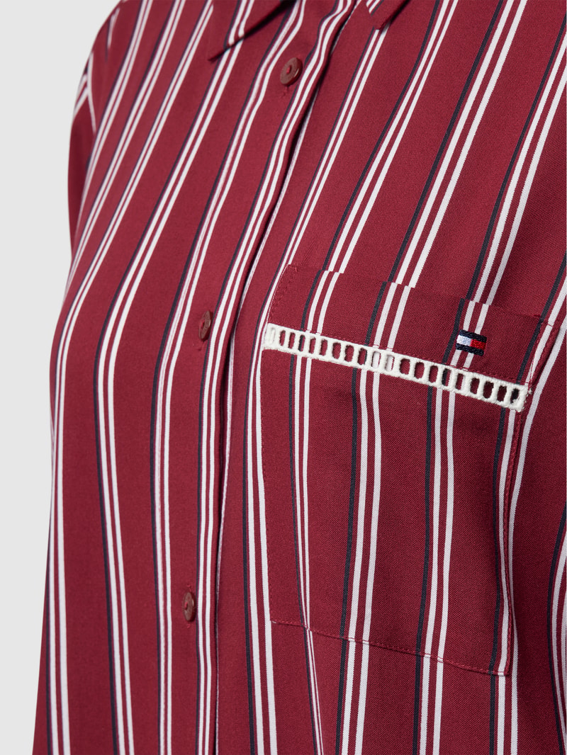 Pyjama-Oberteil mit Streifenmuster in bordeaux rot