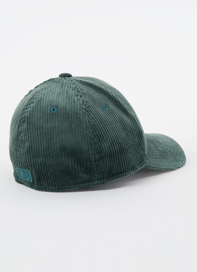 New Era Cap made of corduroy with New York Yankees embroidery