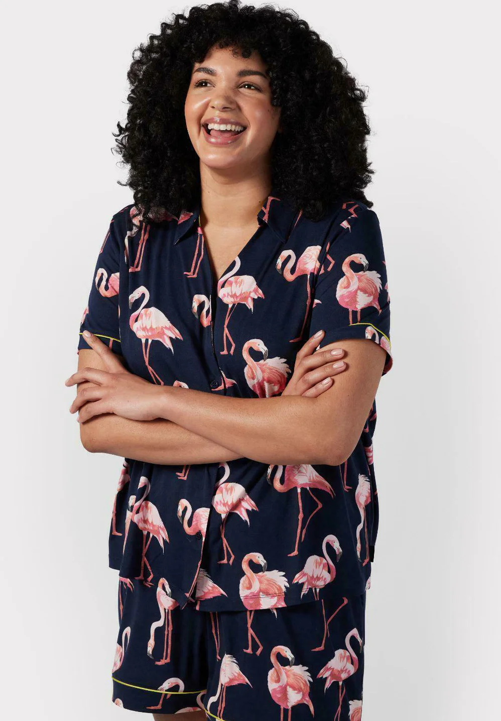 Pijama Chelsea Peers con estampado de flamencos curvados