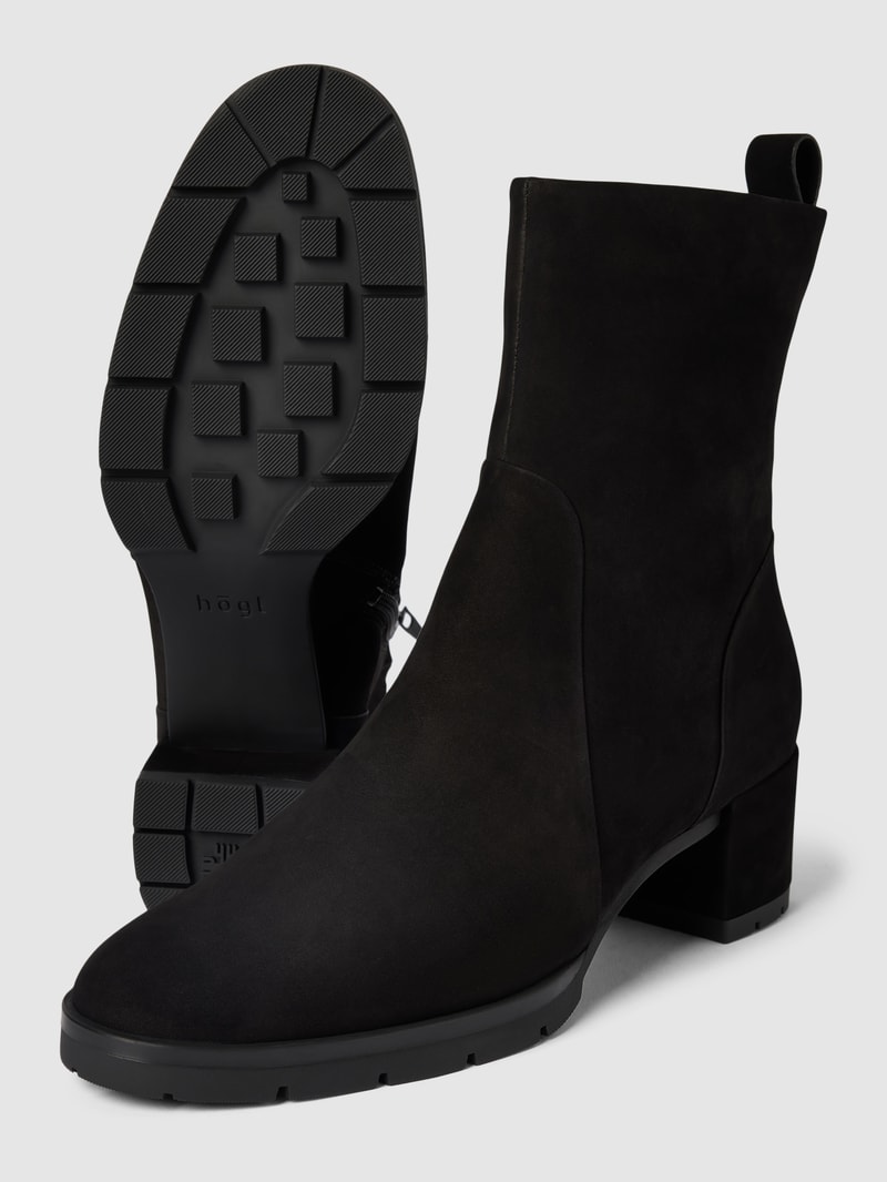 Stiefeletten aus Leder in schwarz
