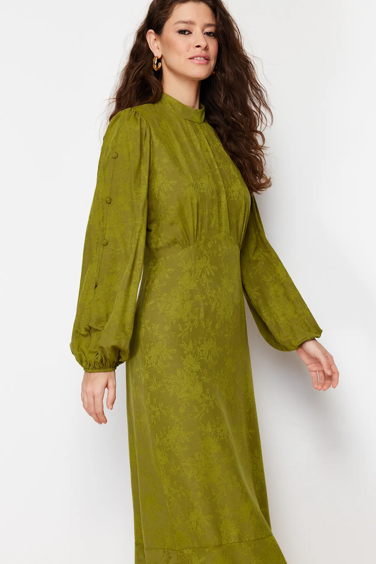 Trendyol Modest  Khakifarbenes Jacquard-Kleid mit Blumenmuster TCTSS24EB00064