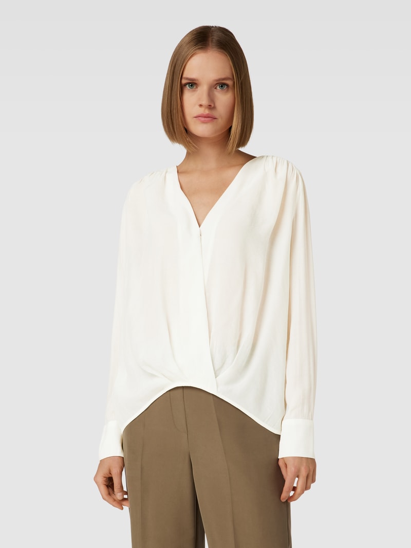 Blusenshirt aus Viskose-Mix mit V-Ausschnitt in offwhite