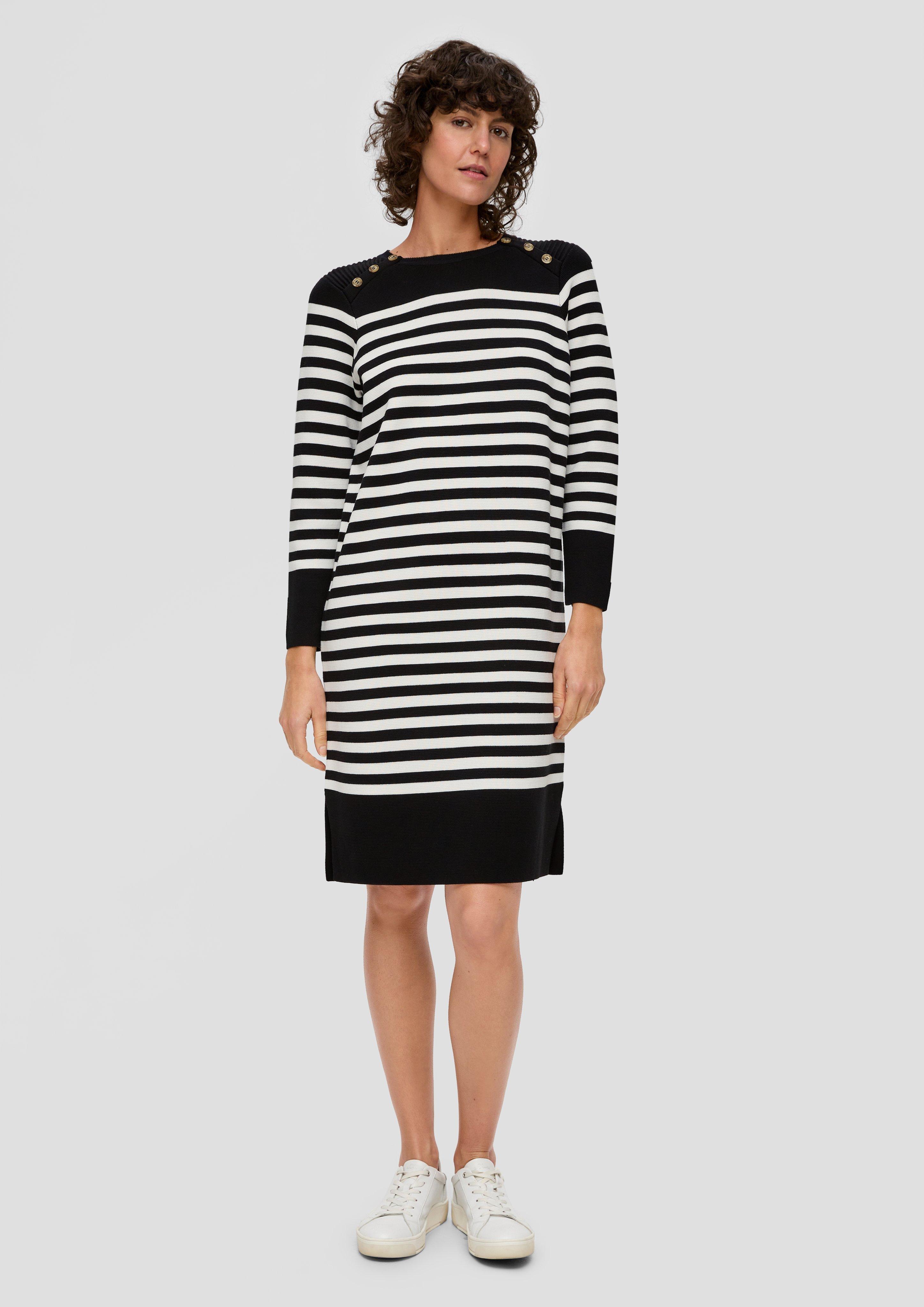Gestreiftes Strickkleid mit Schulterknöpfen  2139921-99G5