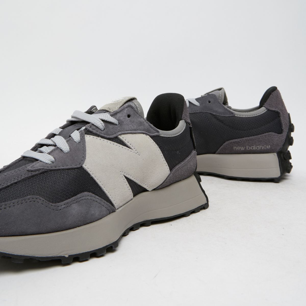 New Balance 327 – Grå träningsskor
