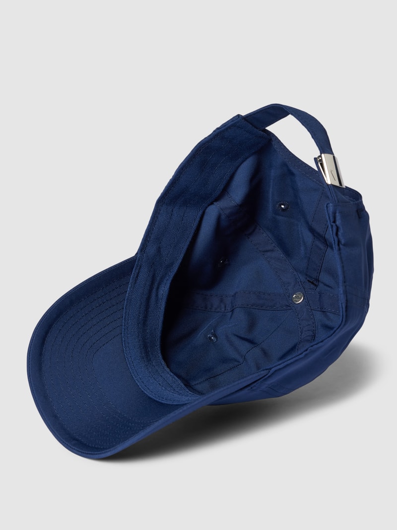 Basecap mit Label-Detail in marineblau