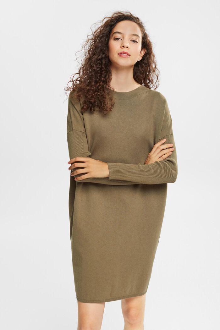 Knielanges Strickkleid