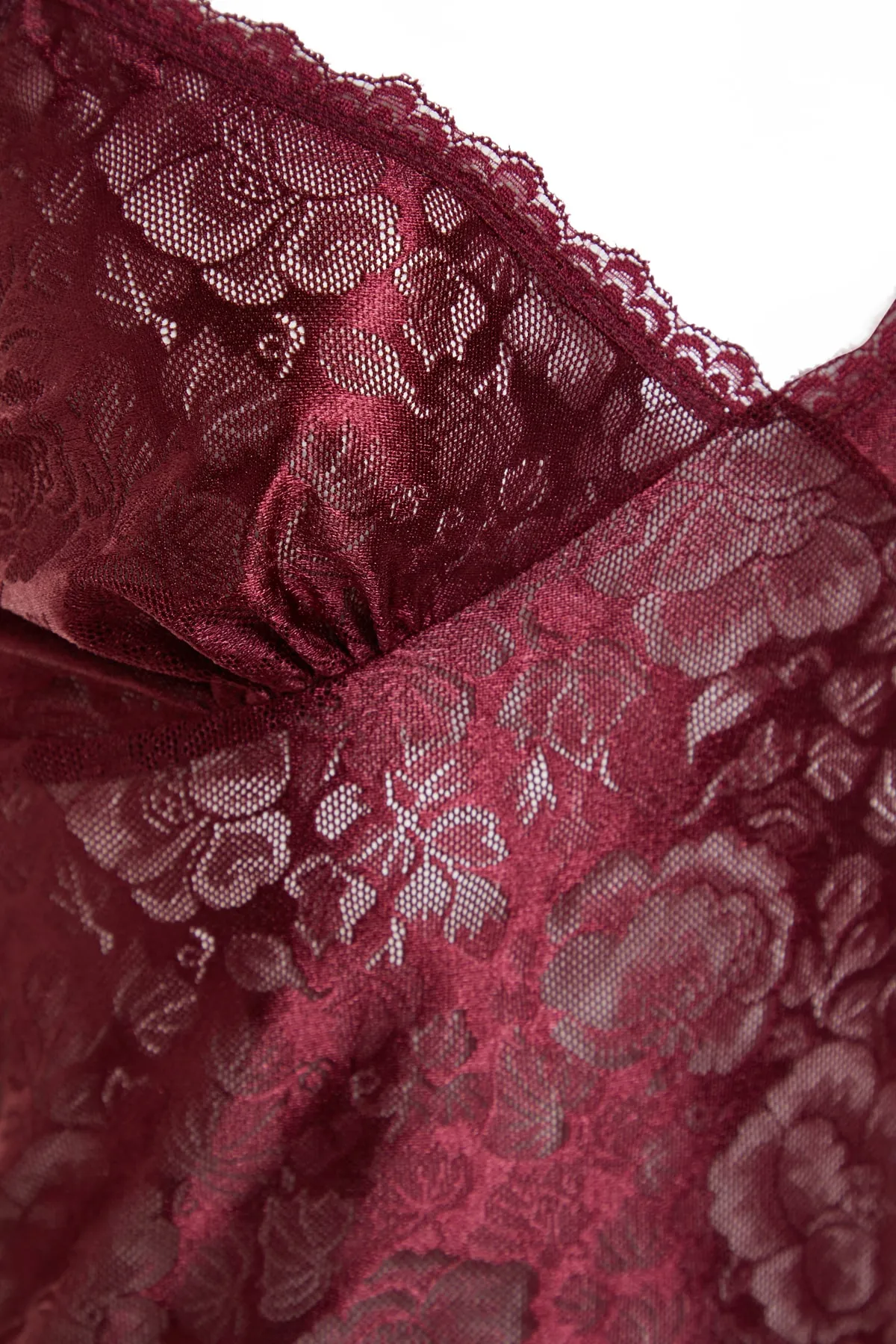 Trendyol Collection  Burgunderrotes Babydoll mit Spitzenhöschen und Seilriemen THMAW21LL0002