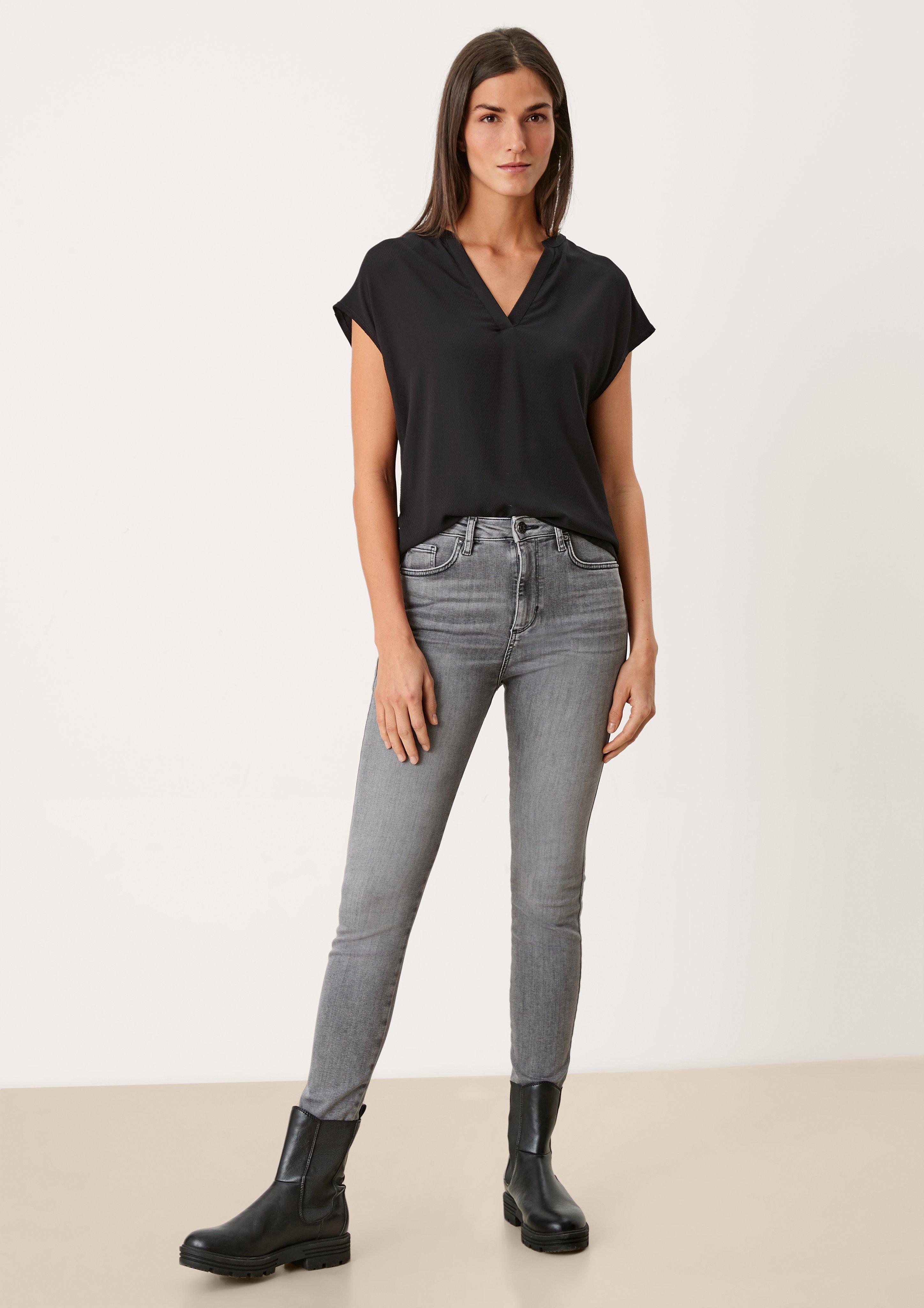 Viskoseshirt mit V-Neck  2112033-9999