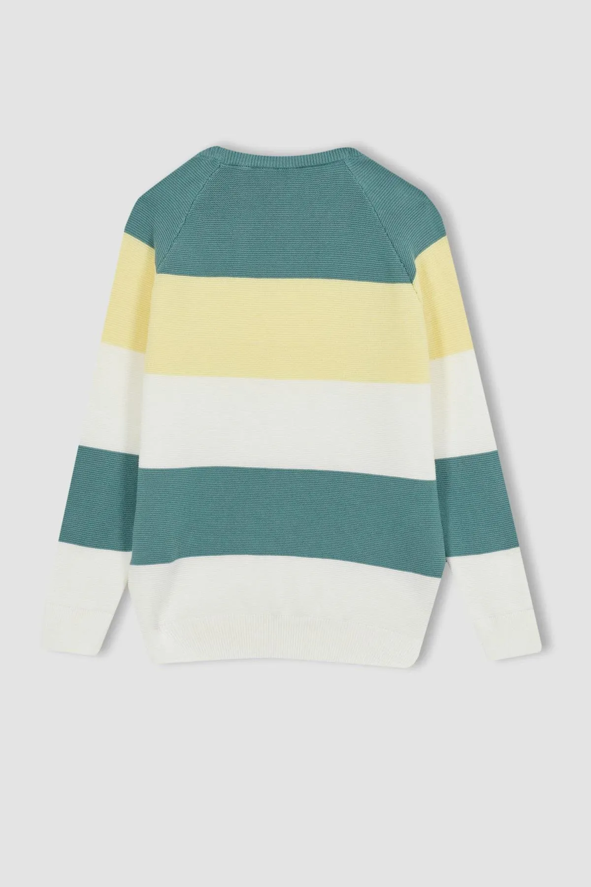 DeFacto  Strickpullover für Jungen mit normaler Passform und Rundhalsausschnitt