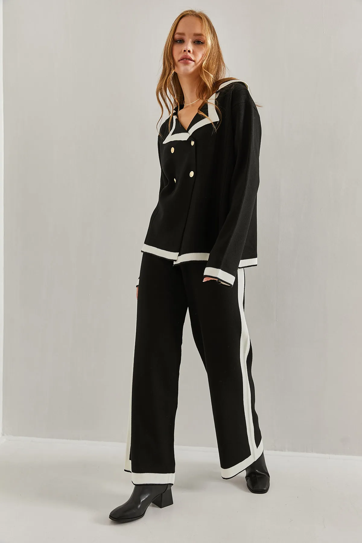 Bianco Lucci  Damen-Set mit 4-Knopf-Bluse, Hose mit elastischem Bund, Oberteil und Unterteil