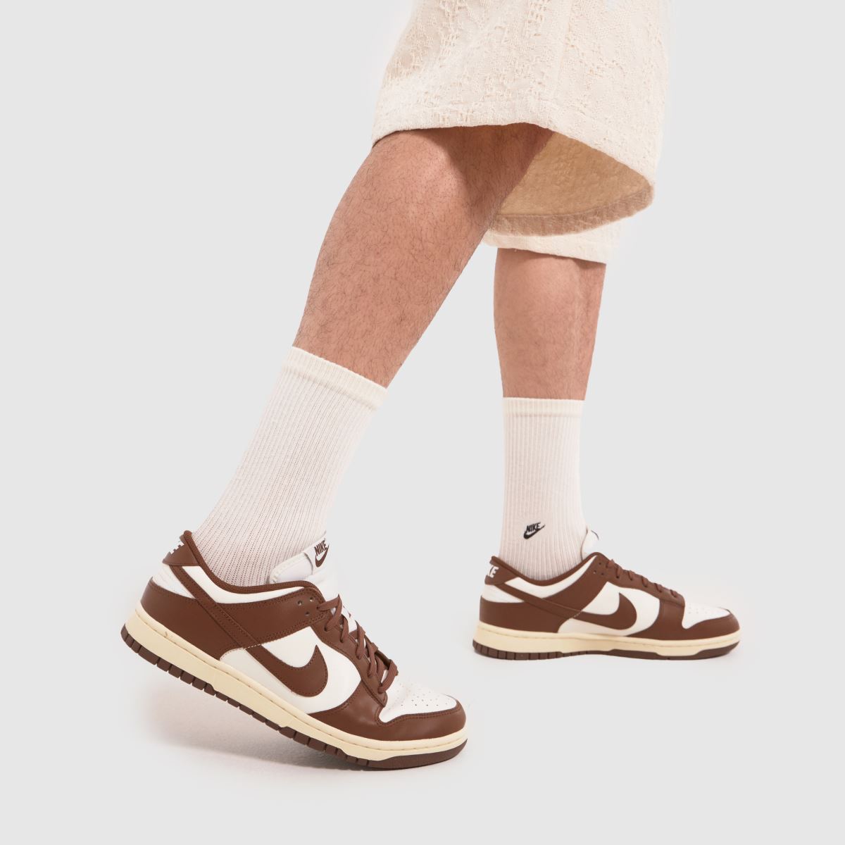 Nízké tenisky Nike Dunk v bílé a hnědé barvě