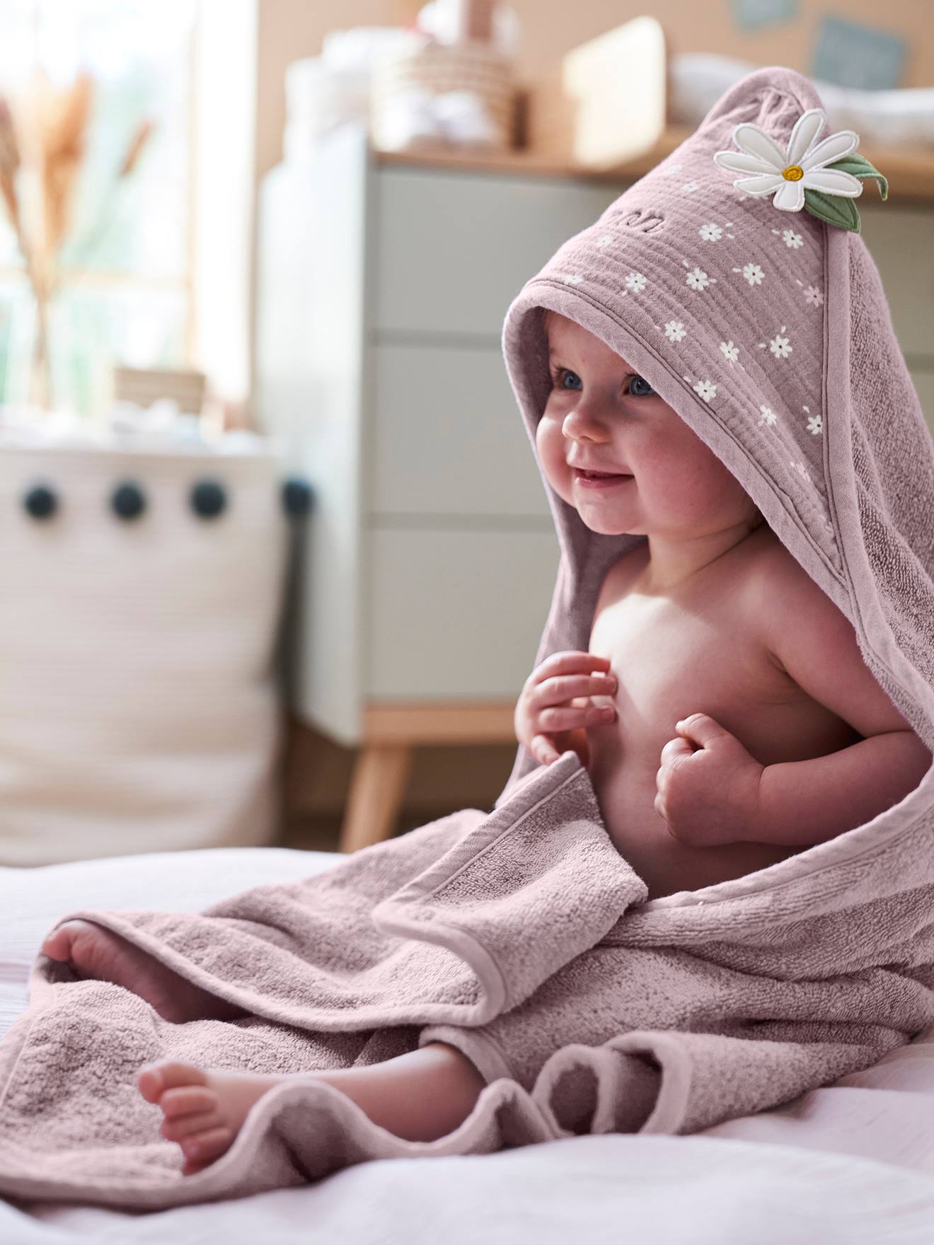 Cape de bain bébé personnalisable DOUCE PROVENCE parme / écru