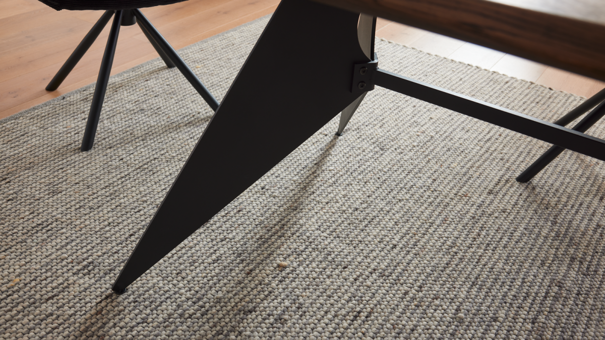 Interliving Säulenesstisch 5116 Eiche massiv